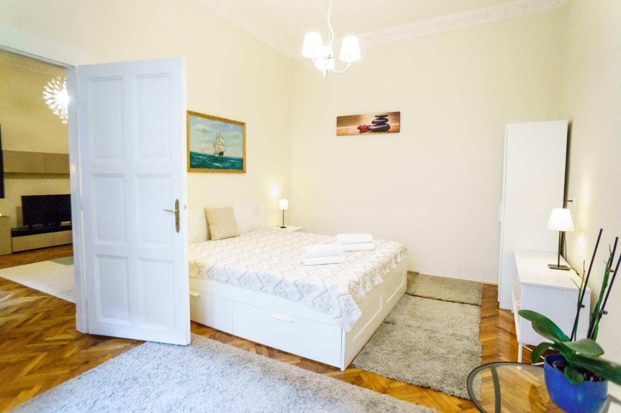 Budapest Kingdom Apartment Central & Car Parking On-Site & Aircon & Quiet & Family Friendly Budapeste Exterior foto